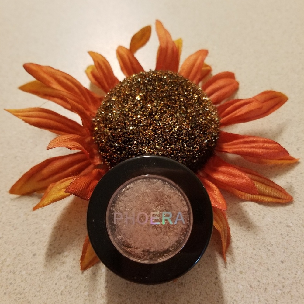 NWT PHOERA Shimmer Metallic Eyeshadow